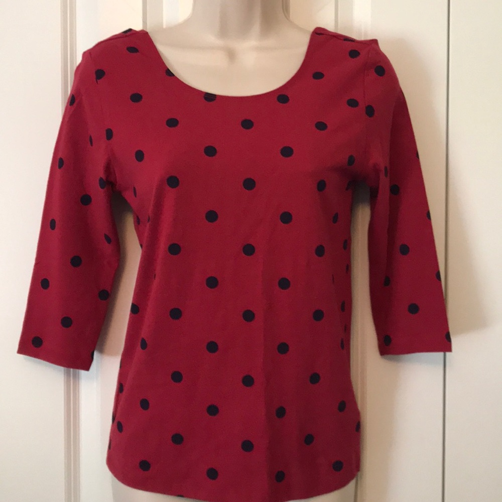3/4 black polka dotted shirt